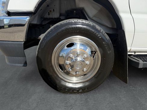 Used 2021 Ford E-450 and Econoline 450 Super Duty w/ Power Windows & Locks Group RWD image 19