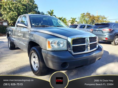 Used 2006 Dodge Dakota ST image 1