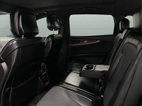 Used 2020 Lincoln Nautilus Reserve FWD image 10