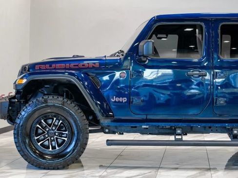 Used 2025 Jeep Wrangler Unlimited Rubicon AWD/4WD image 17