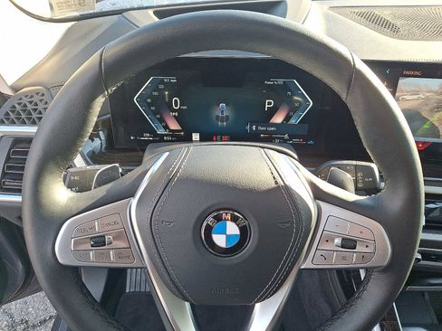 Certified 2025 BMW X7 xDrive40i w/ Premium Package image 21