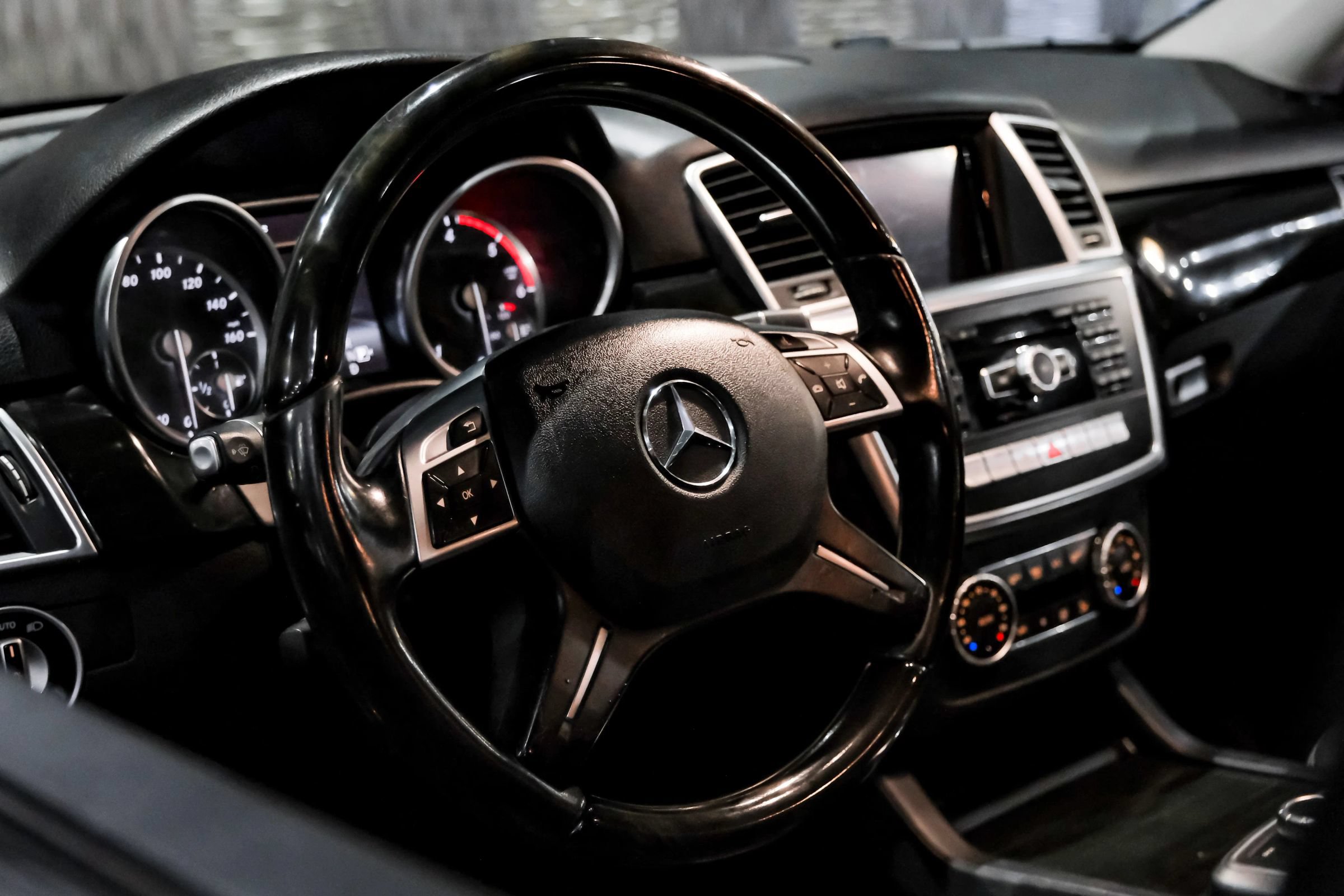 Used 2015 Mercedes-Benz ML 250 BlueTEC 4MATIC image 14