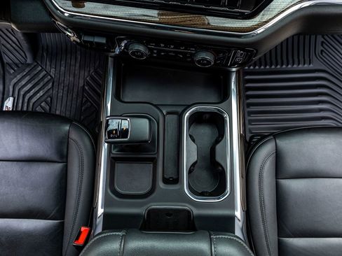 Used 2024 Chevrolet Silverado 1500 LT Trail Boss w/ Convenience Package II image 28