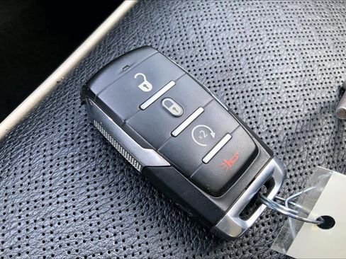 Used 2024 RAM 1500 Laramie image 14