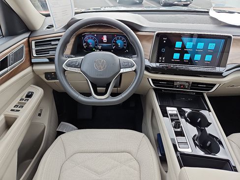 New 2026 Volkswagen Atlas SE image 9