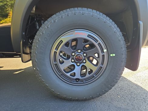 New 2026 Nissan Frontier PRO-4X w/ Pro-4x Convenience Package image 9