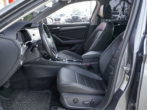 Used 2022 Volkswagen Jetta SE image 17