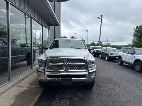 Used 2018 RAM 2500 Laramie AWD/4WD image 2