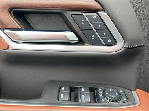 Used 2024 GMC Sierra 3500 Denali Ultimate image 19