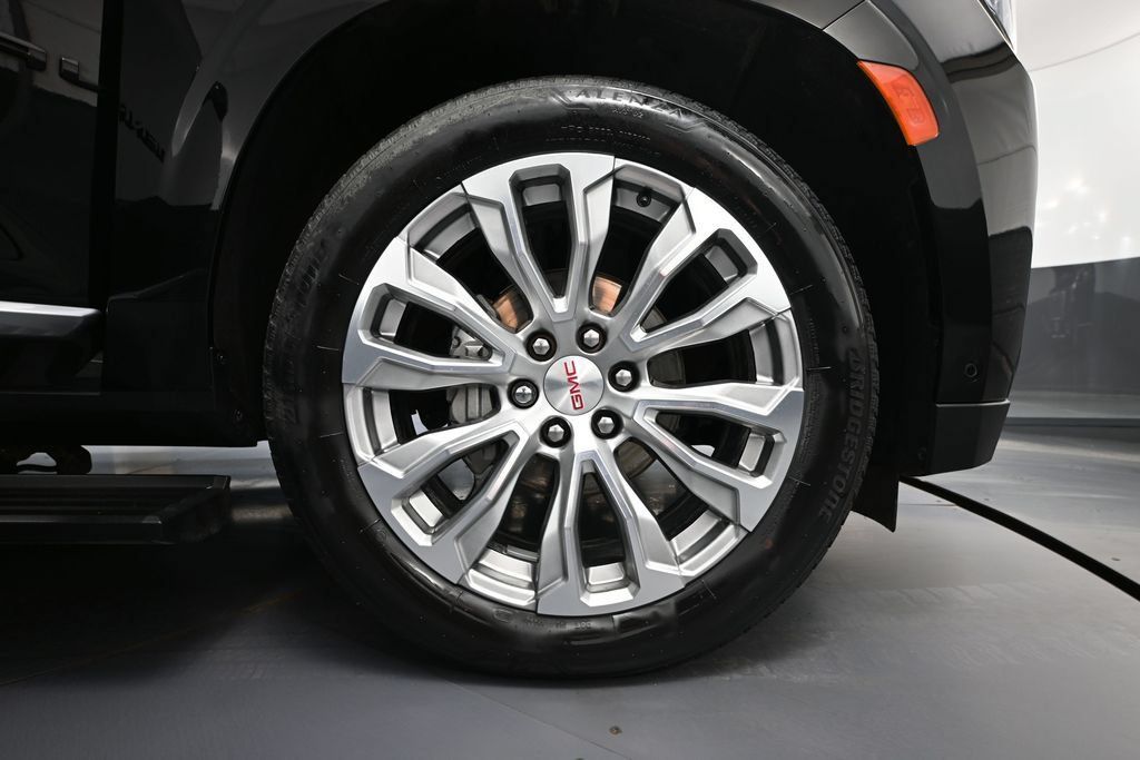 Used 2024 GMC Yukon Denali w/ Denali Reserve Package AWD/4WD image 12