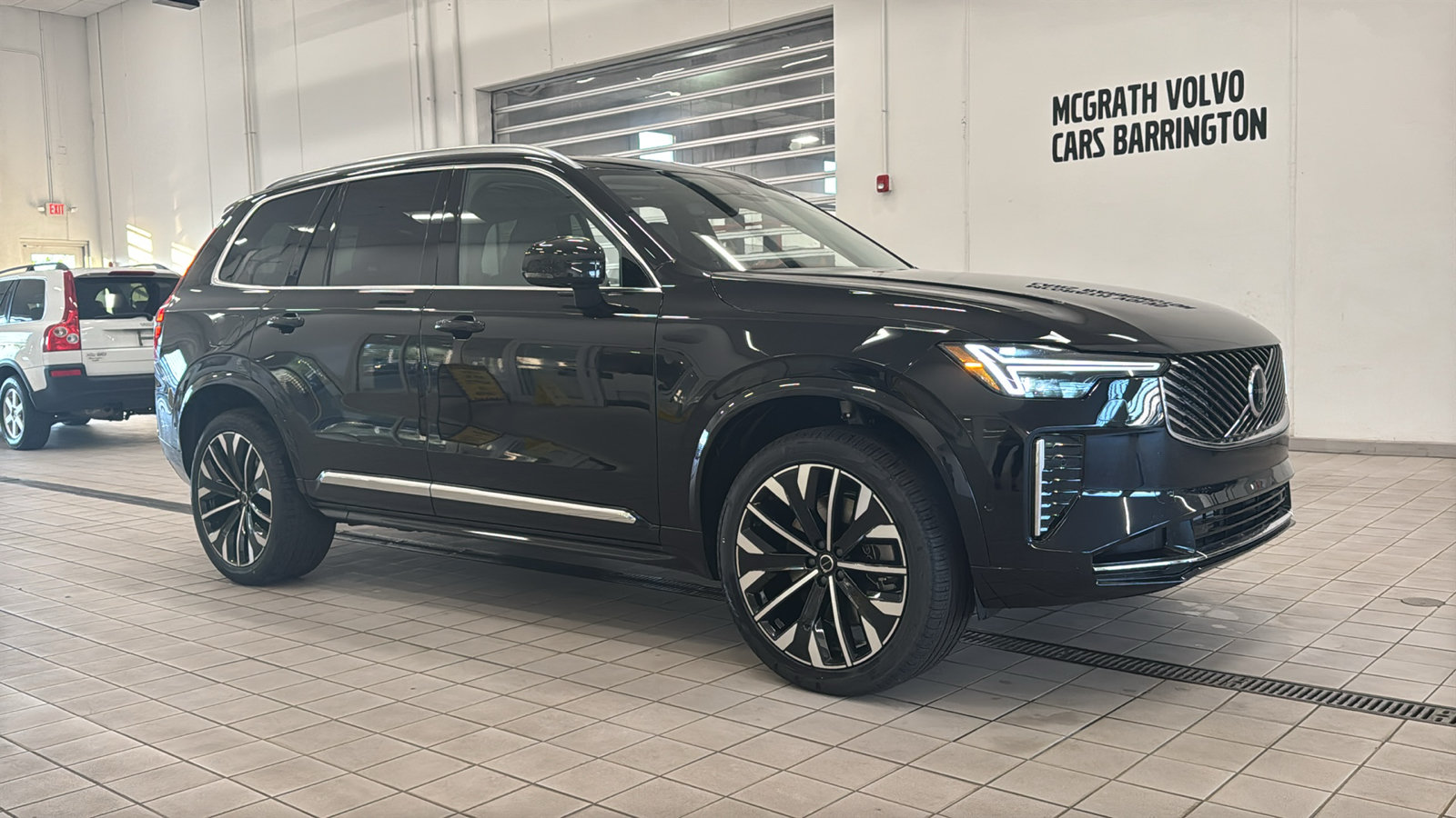 New 2026 Volvo XC90 T8 Plus w/ Protection Package Premier AWD/4WD image 3