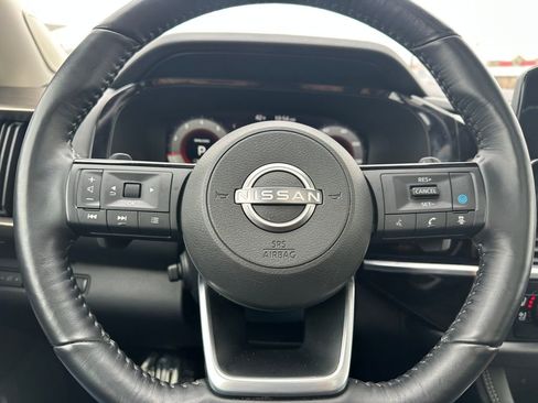 Used 2023 Nissan Pathfinder Platinum image 34