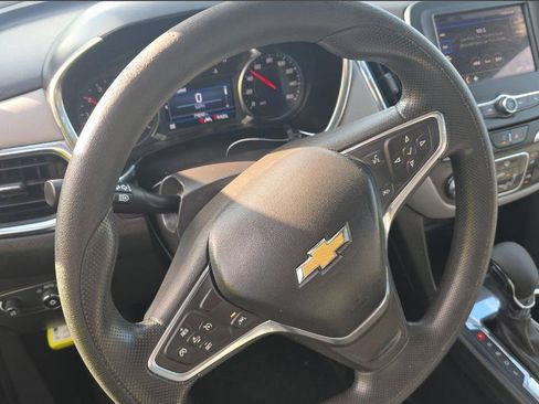 Used 2023 Chevrolet Equinox LT FWD image 11