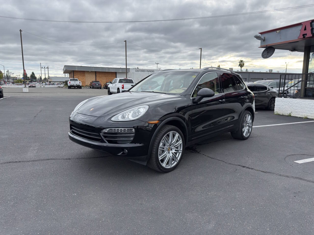 Used 2014 Porsche Cayenne S AWD/4WD image 7