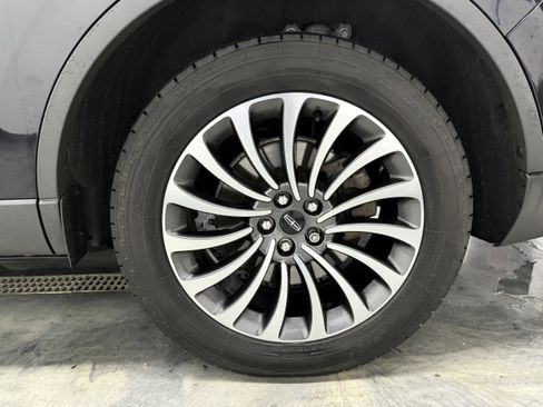 Used 2020 Lincoln Aviator Reserve w/ Equipment Group 201A image 30