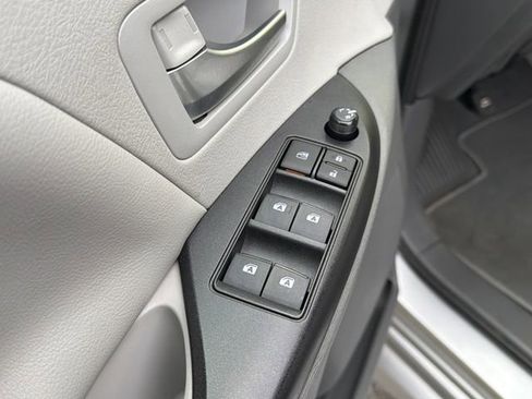 Used 2020 Toyota Sienna LE image 25