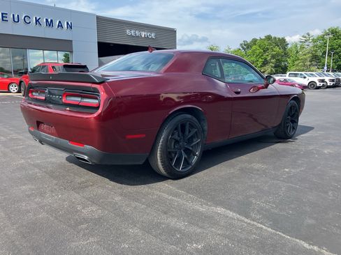 Used 2018 Dodge Challenger SXT Plus RWD image 7