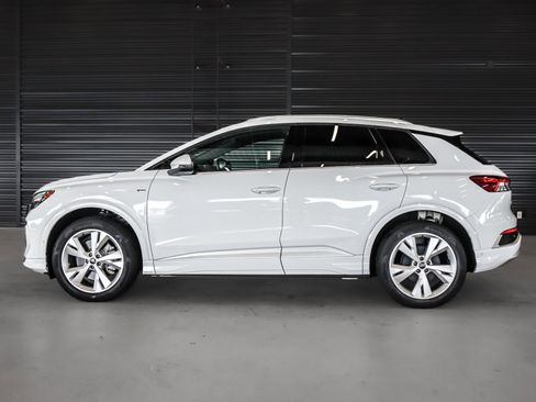 Used 2023 Audi Q4 e-tron Prestige w/ 20" Wheel Package AWD/4WD image 14