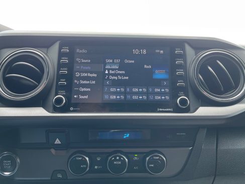 Used 2022 Toyota Tacoma TRD Off-Road w/ Technology Package image 5