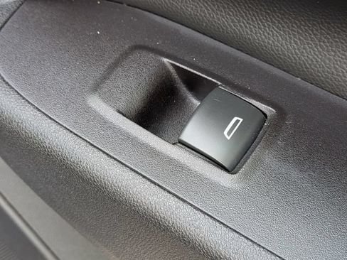 Used 2019 Chevrolet Equinox LT AWD/4WD image 35