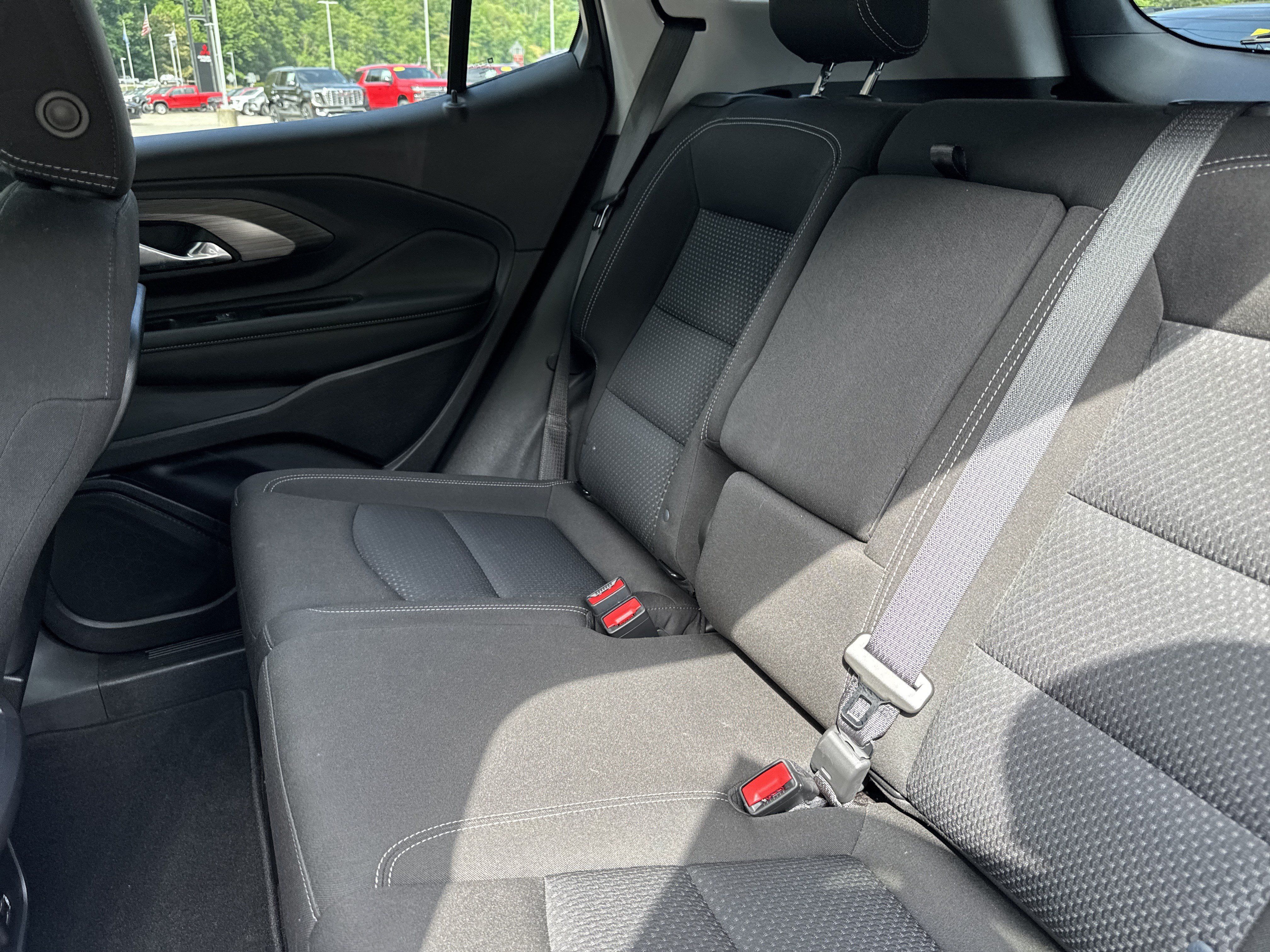 Used 2023 GMC Terrain SLE w/ Driver Convenience Package AWD/4WD image 17
