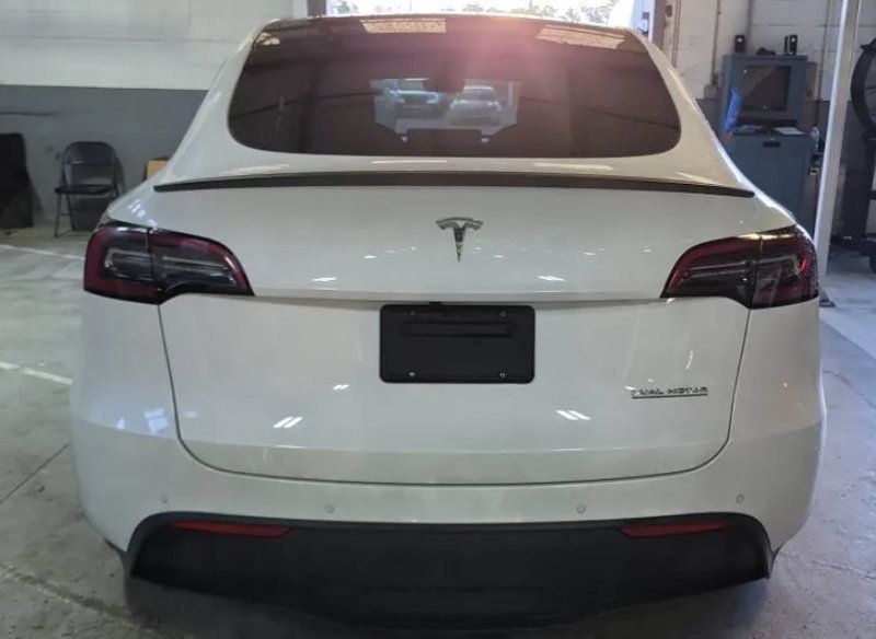 Used 2022 Tesla Model Y Performance AWD/4WD image 2