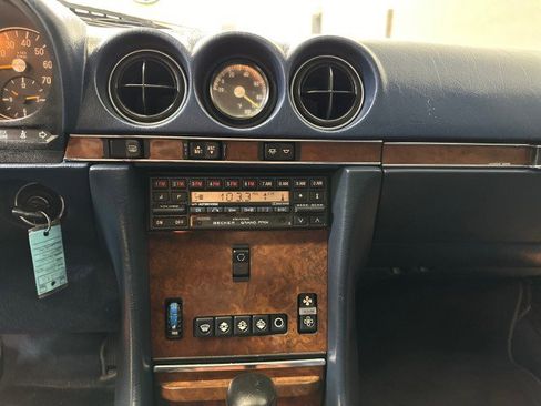 Used 1988 Mercedes-Benz 560 SL image 23