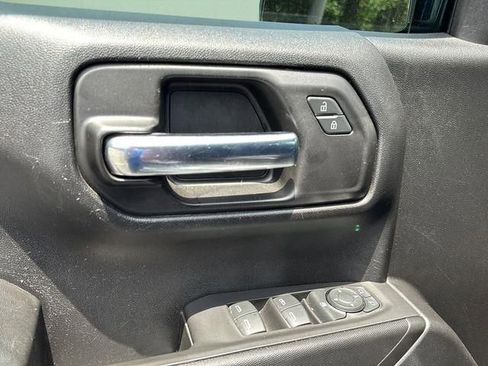 Used 2020 Chevrolet Silverado 1500 Custom Trail Boss w/ Custom Convenience Package AWD/4WD image 15