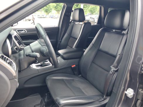 Used 2018 Jeep Grand Cherokee Altitude RWD image 30