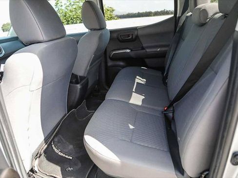 Certified 2022 Toyota Tacoma SR5 RWD image 18