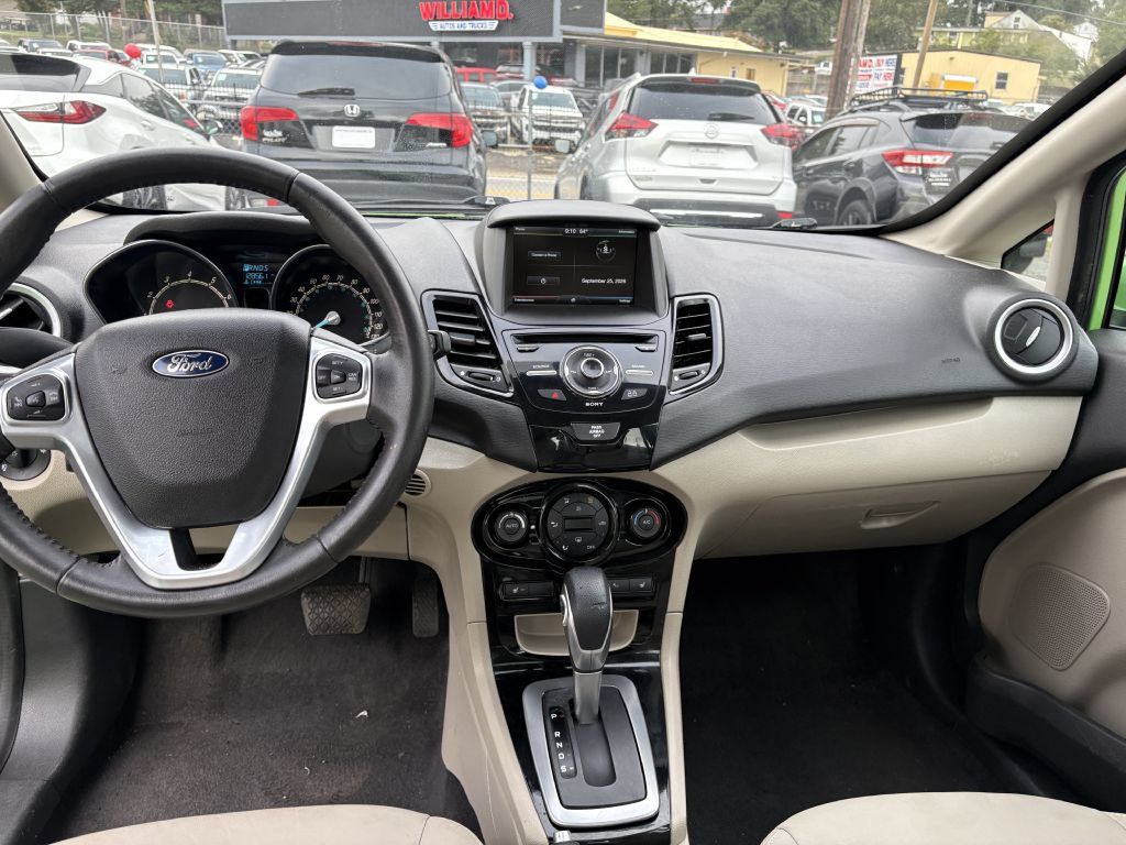 Used 2014 Ford Fiesta Titanium FWD image 11