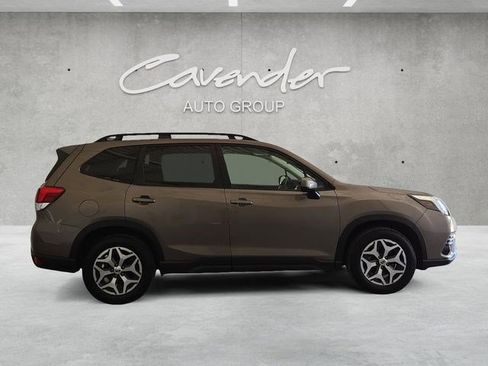 Used 2022 Subaru Forester Premium image 20