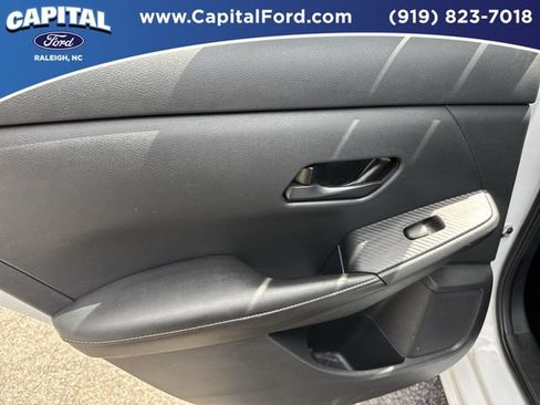Used 2024 Nissan Sentra SV FWD image 16