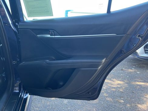 Used 2021 Toyota Camry SE image 11