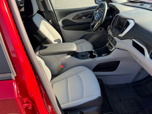 Used 2024 GMC Terrain SLE w/ Driver Convenience Package FWD image 19