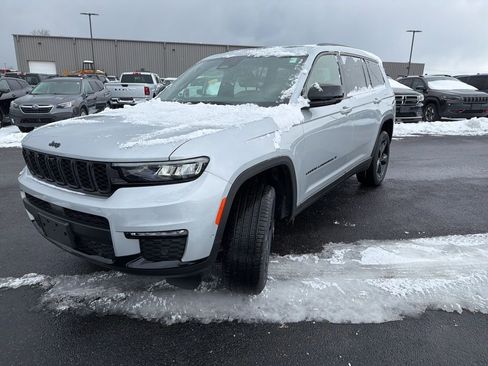 New 2025 Jeep Grand Cherokee L Limited AWD/4WD image 4