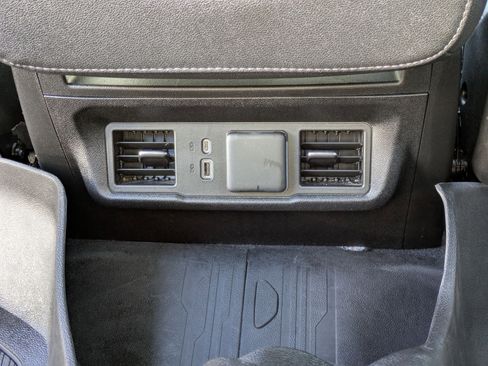 Used 2023 GMC Sierra 1500 SLE image 30