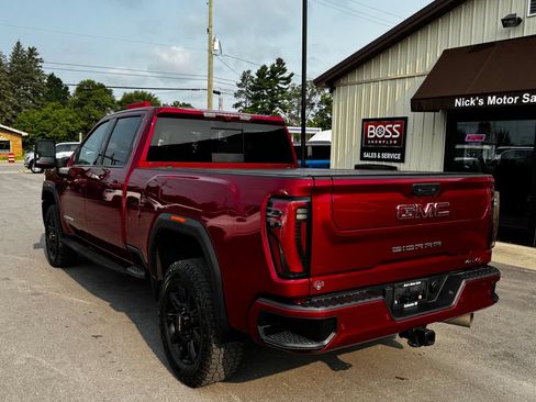 Used 2024 GMC Sierra 2500 AT4 w/ AT4 Premium Plus Package AWD/4WD image 4