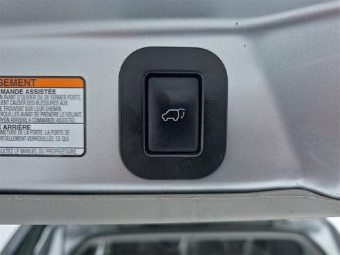 Used 2018 Toyota Sienna L image 14