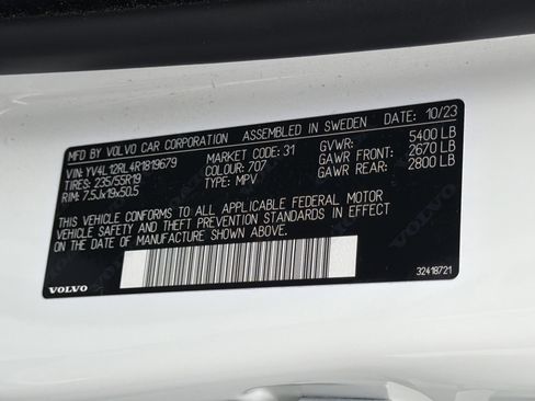 Certified 2024 Volvo XC60 B5 Plus w/ Protection Package AWD/4WD image 37
