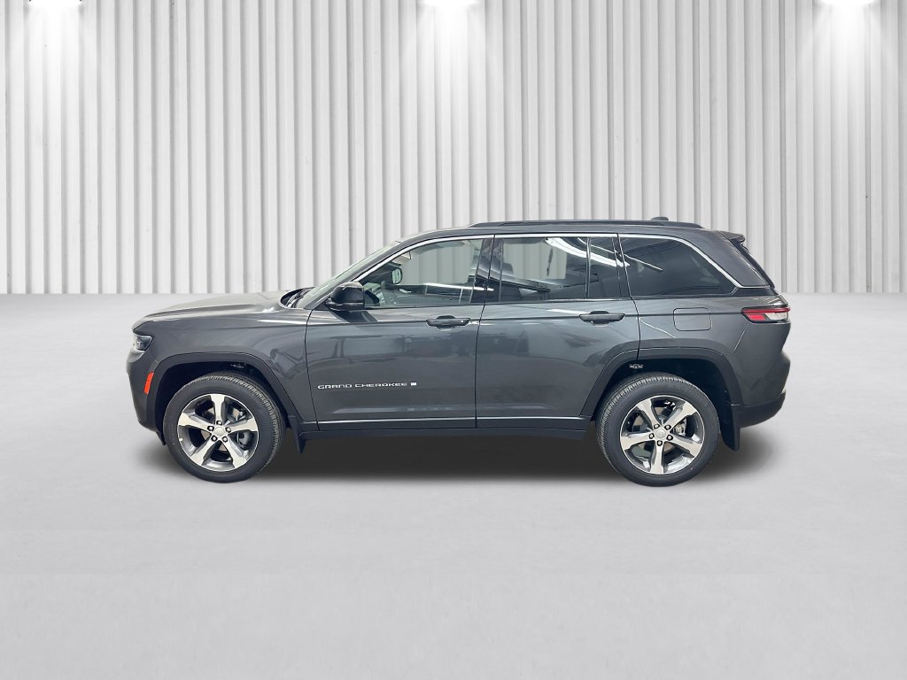 New 2026 Jeep Grand Cherokee Limited w/ MOPAR Finishing Package AWD/4WD image 8