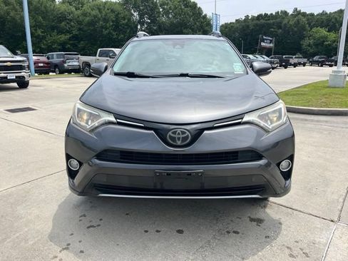 Used 2018 Toyota RAV4 XLE FWD image 10