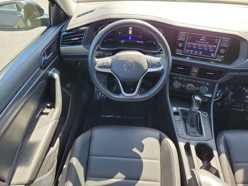 Used 2024 Volkswagen Jetta SE FWD image 13