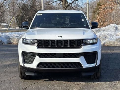 New 2026 Jeep Grand Cherokee Altitude AWD/4WD image 30