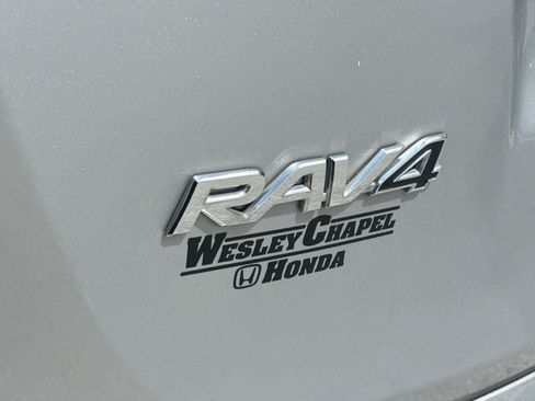 Used 2016 Toyota RAV4 XLE FWD image 11
