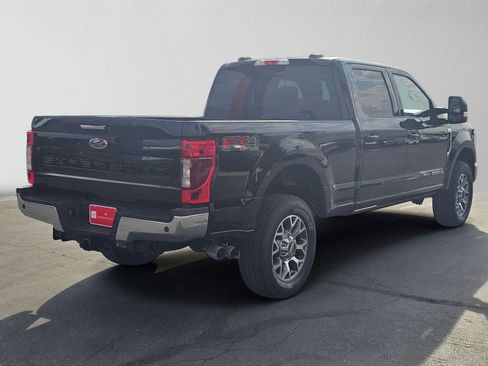 Used 2022 Ford F250 Lariat w/ FX4 Off-Road Package AWD/4WD image 3