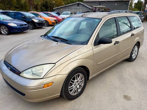 Used 2002 Ford Focus SE FWD image 10