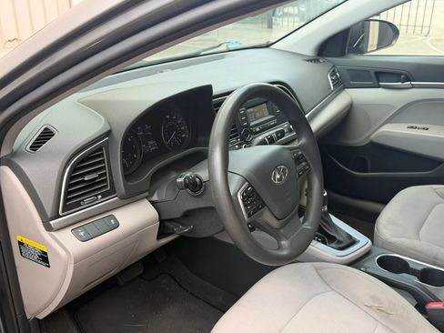 Used 2018 Hyundai Elantra SE FWD image 11