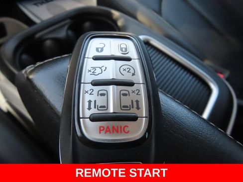 Used 2024 Chrysler Pacifica Touring-L FWD image 38