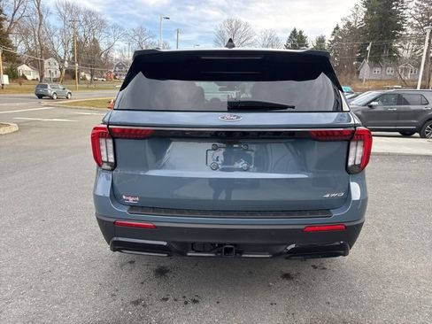 Certified 2025 Ford Explorer ST-Line image 8